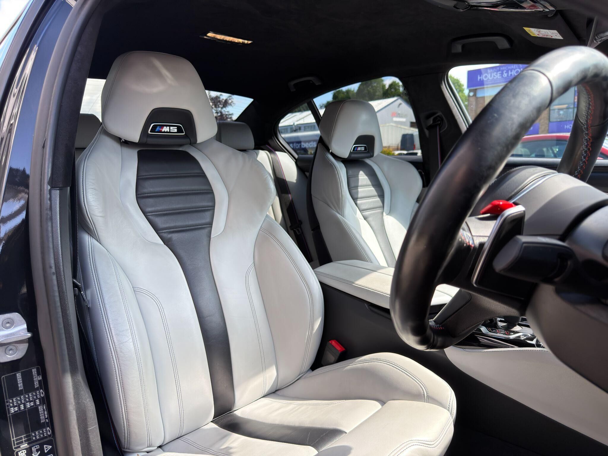 BMW M5 M5 Gallery Image