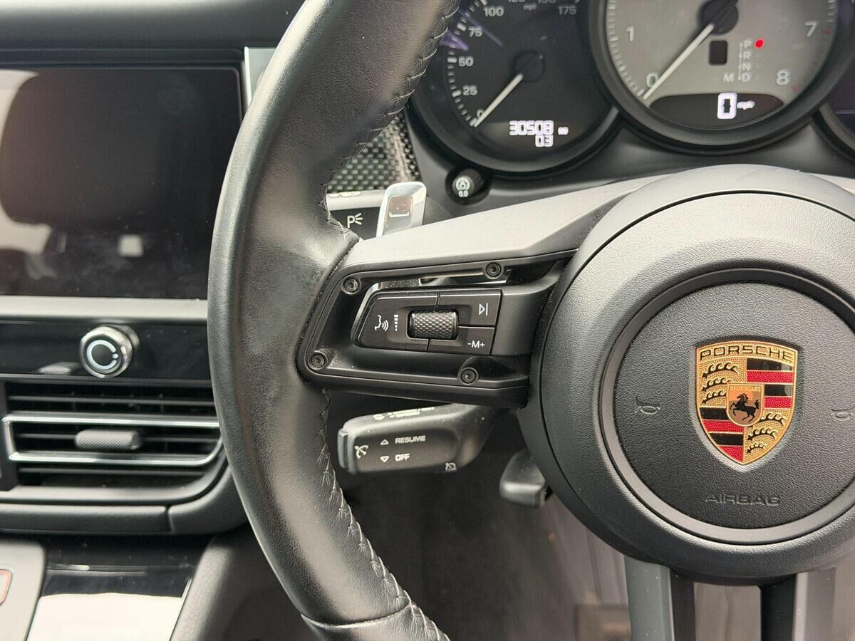 Porsche Macan Macan Gallery Image