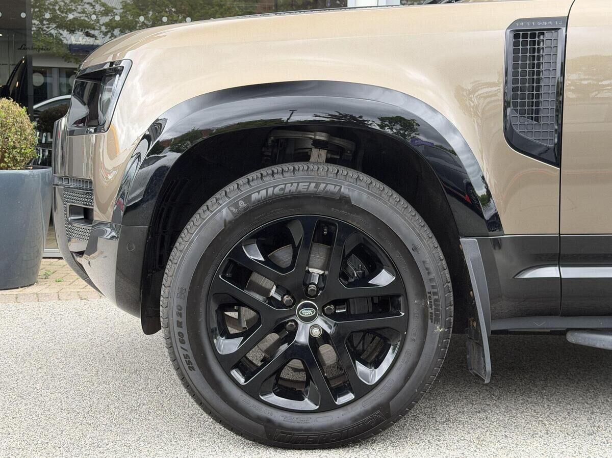 Land Rover Defender 90 Defender 90 Gallery Image