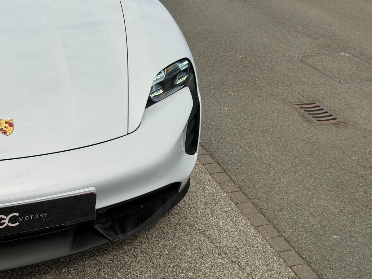 Porsche Taycan Taycan Gallery Image