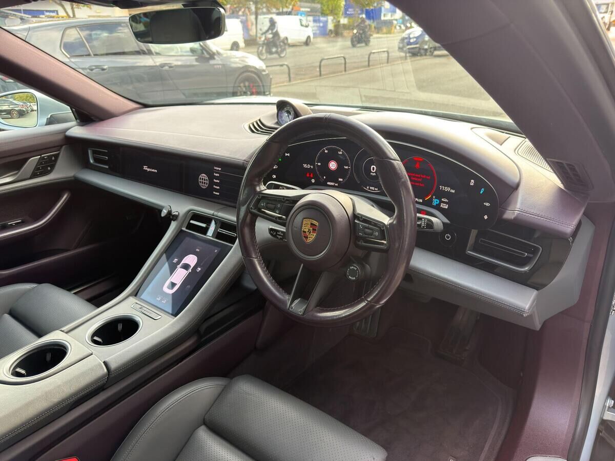 Porsche Taycan Taycan Gallery Image
