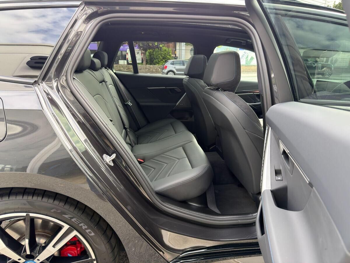 BMW i5 i5 Gallery Image