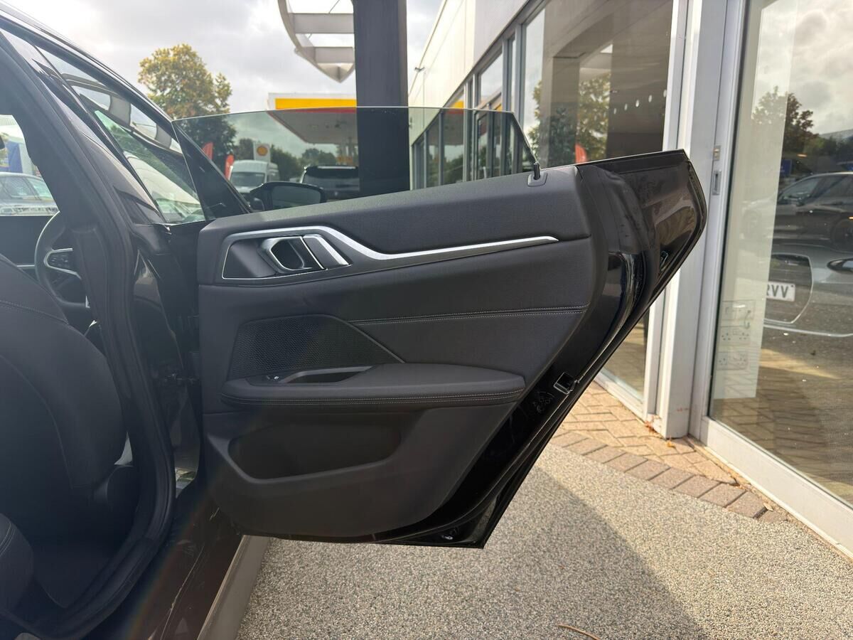 BMW i4 i4 Gallery Image