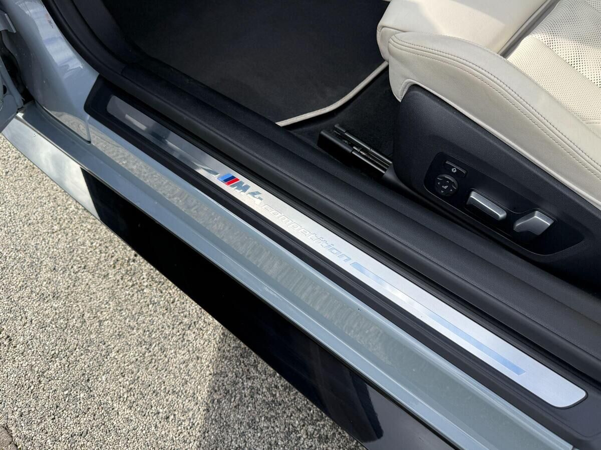 BMW M4 M4 Gallery Image