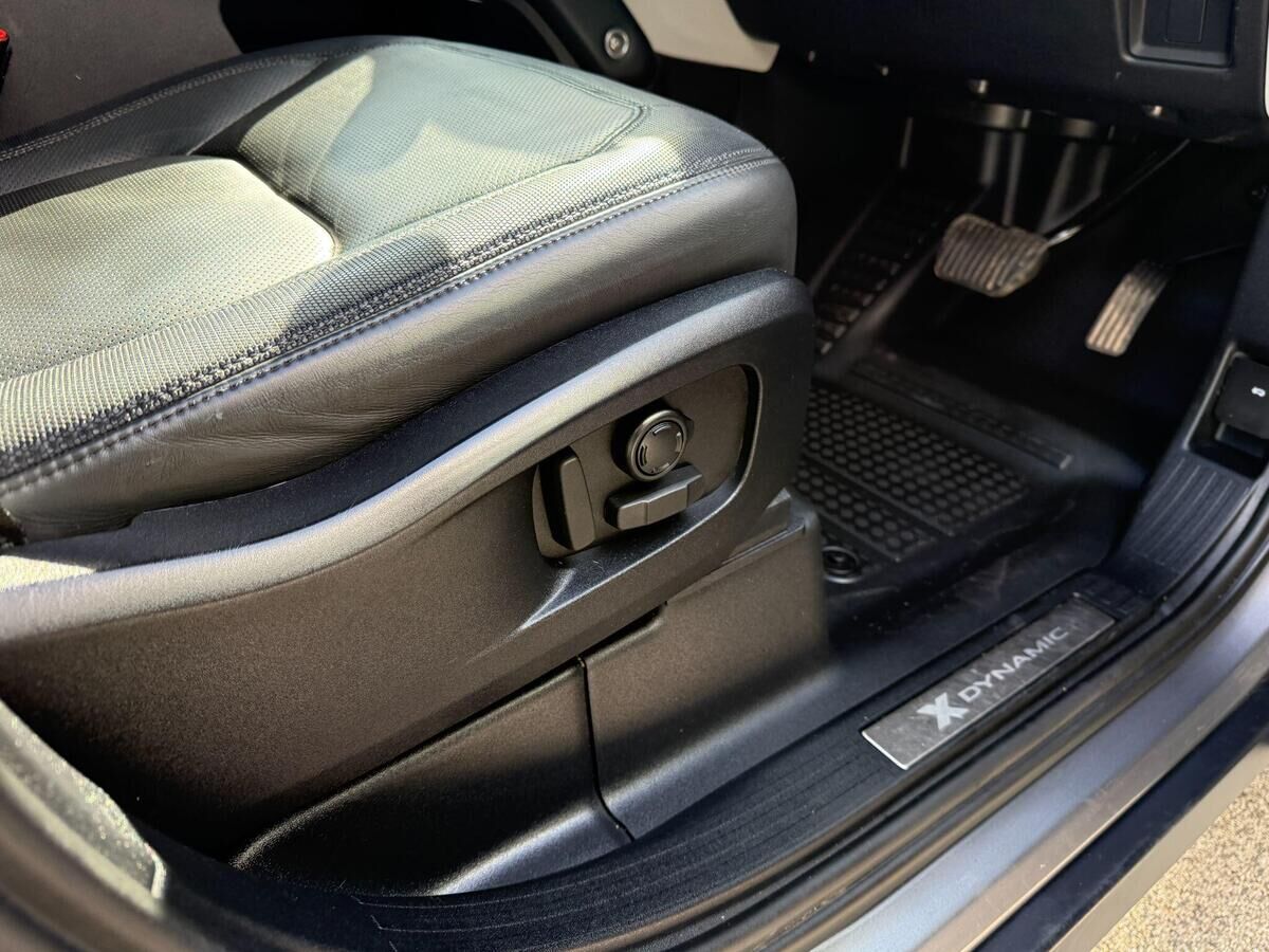 Land Rover Defender 110 Defender 110 Gallery Image