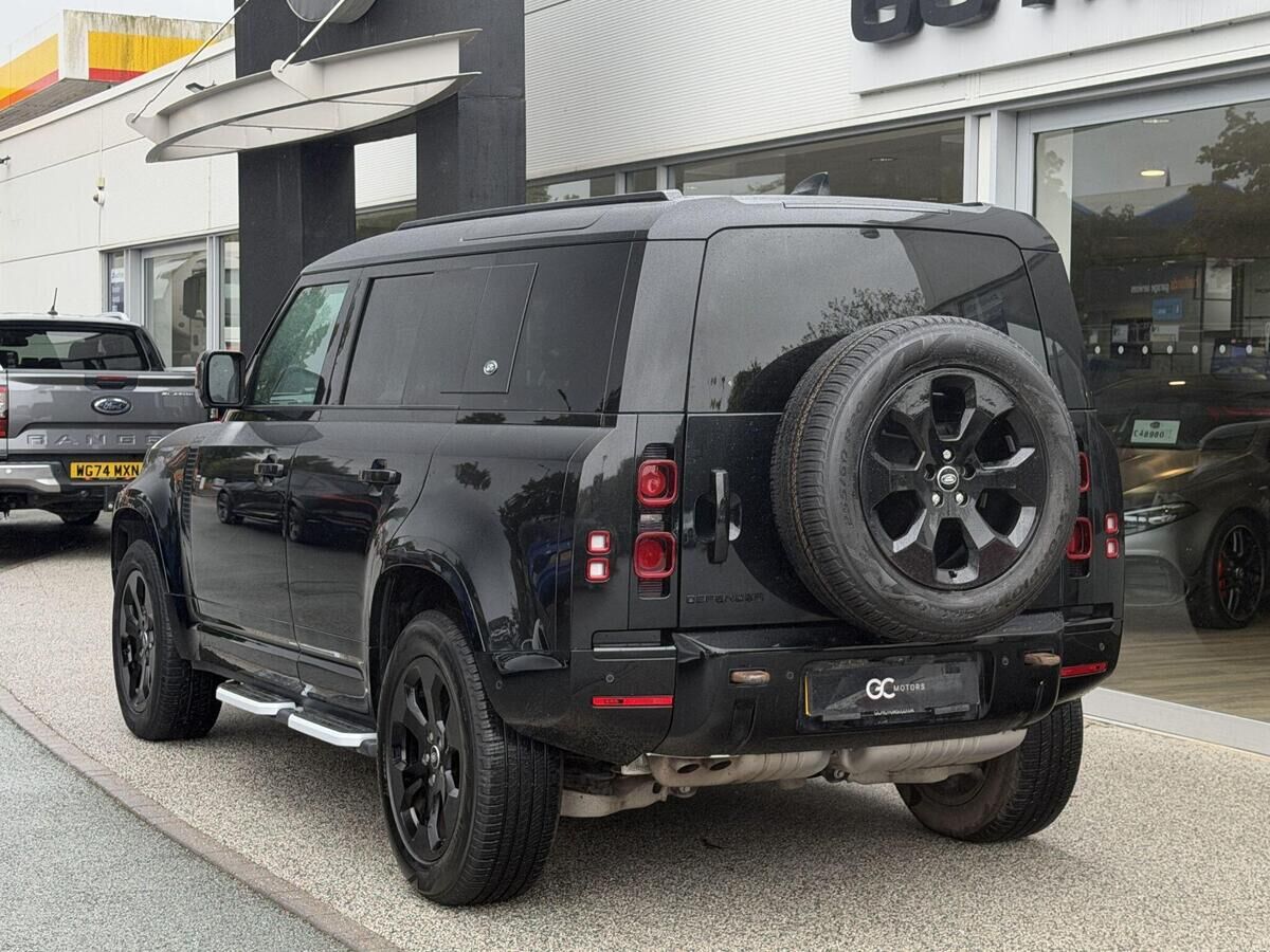 Land Rover Defender 110 Defender 110 Gallery Image