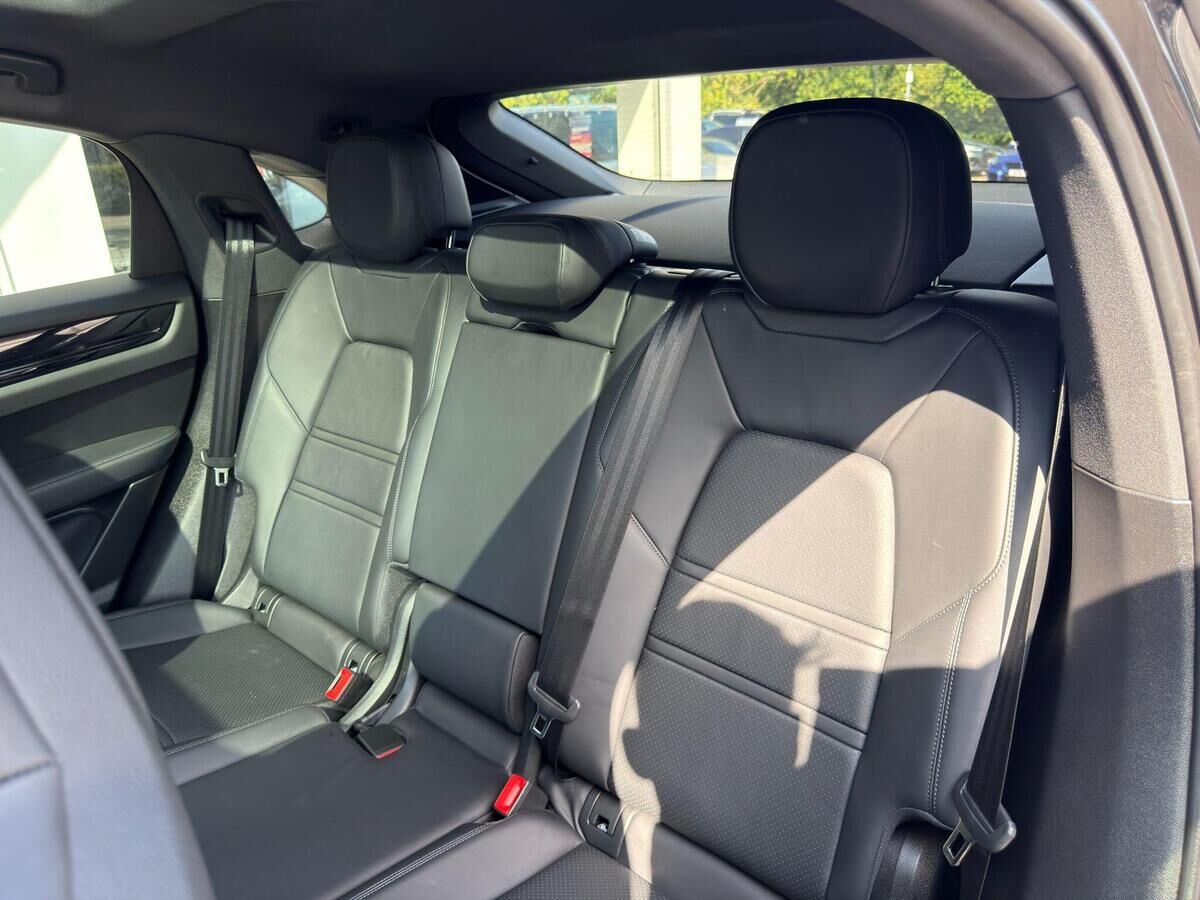 Porsche Cayenne Cayenne Gallery Image