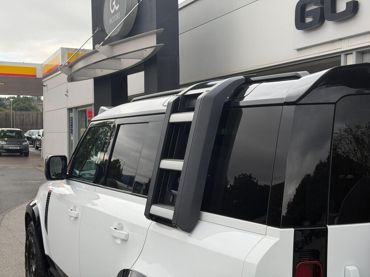 Land Rover Defender 110 Defender 110 Gallery Image