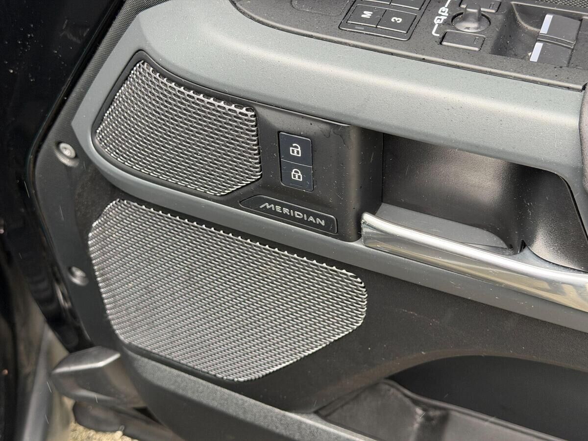Land Rover Defender 110 Defender 110 Gallery Image