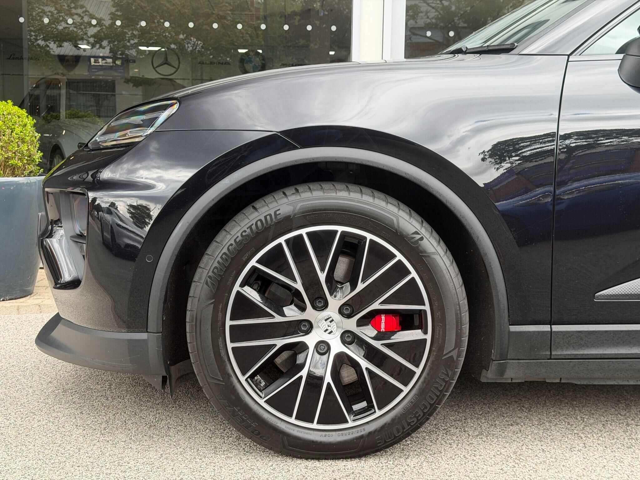Porsche Macan Macan Gallery Image