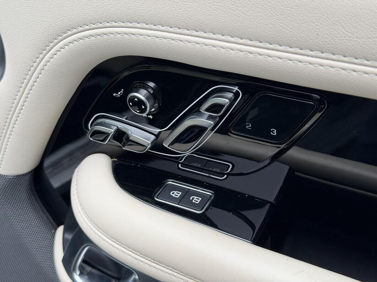 Land Rover Range Rover Range Rover Gallery Image