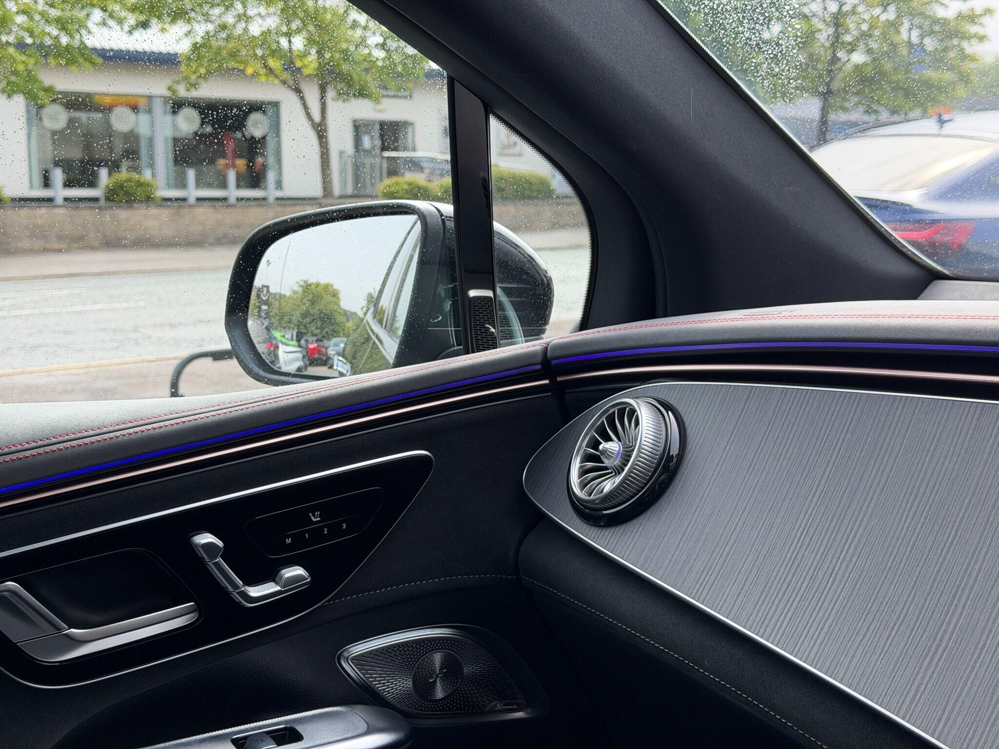Mercedes-Benz EQE EQE Gallery Image