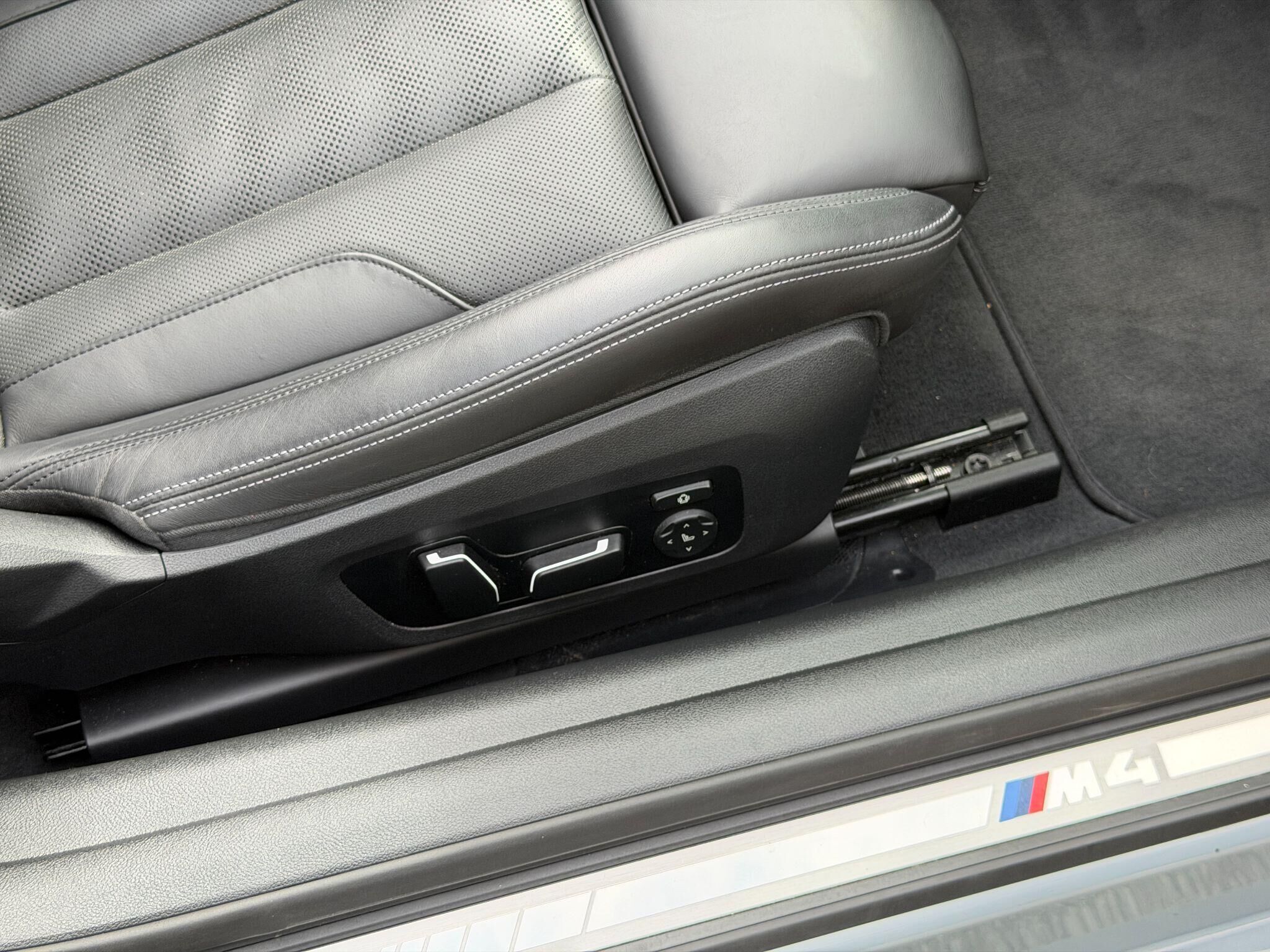 BMW M4 M4 Gallery Image