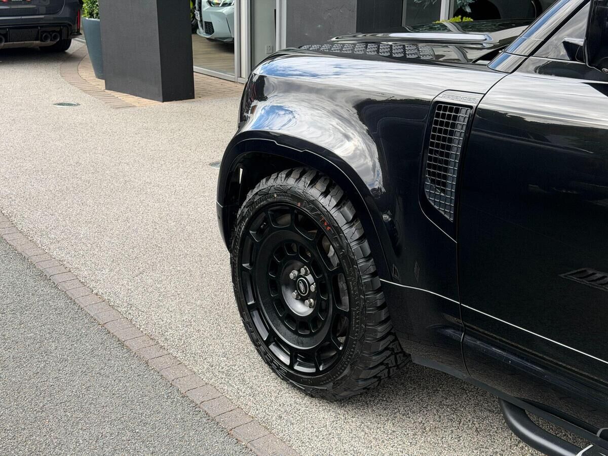 Land Rover Defender 110 Defender 110 Gallery Image