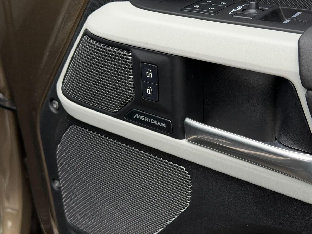 Land Rover Defender 90 Defender 90 Gallery Image