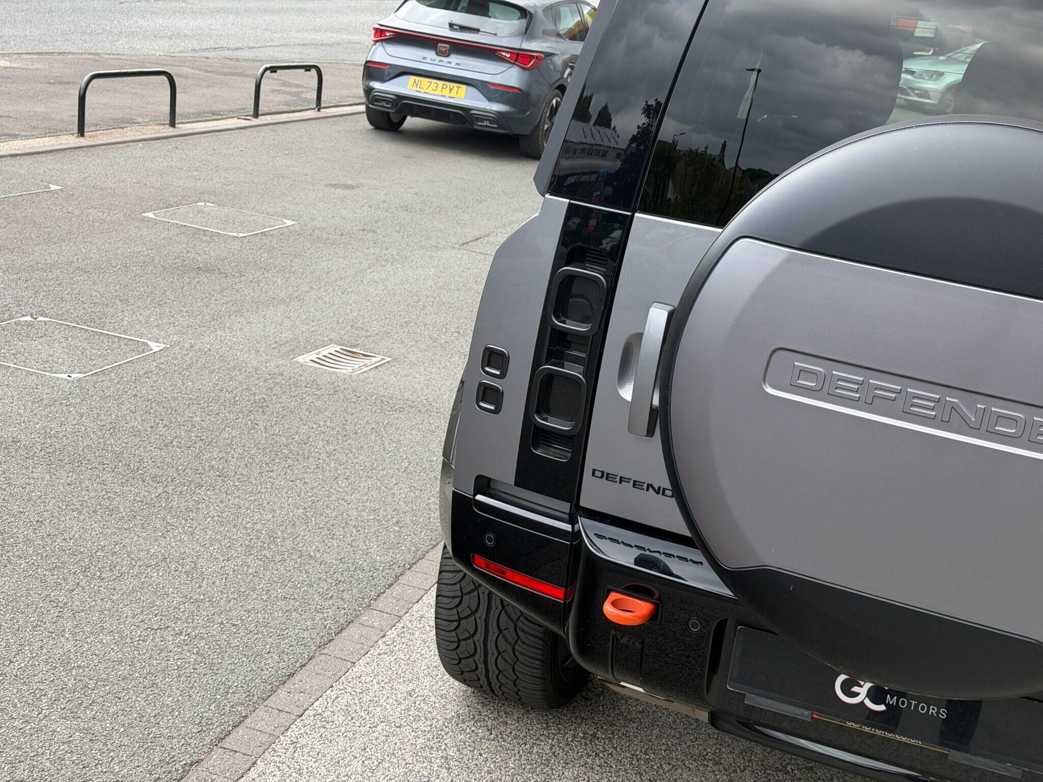 Land Rover Defender 90 Defender 90 Gallery Image