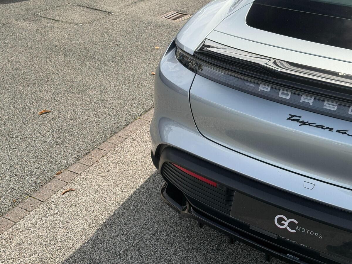 Porsche Taycan Taycan Gallery Image