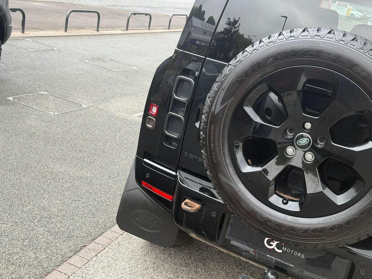 Land Rover Defender 110 Defender 110 Gallery Image