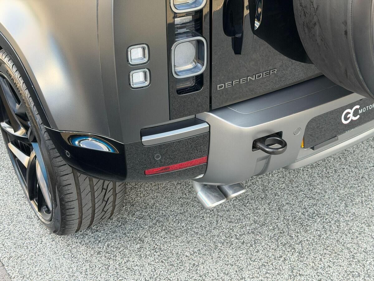 Land Rover Defender 110 Defender 110 Gallery Image