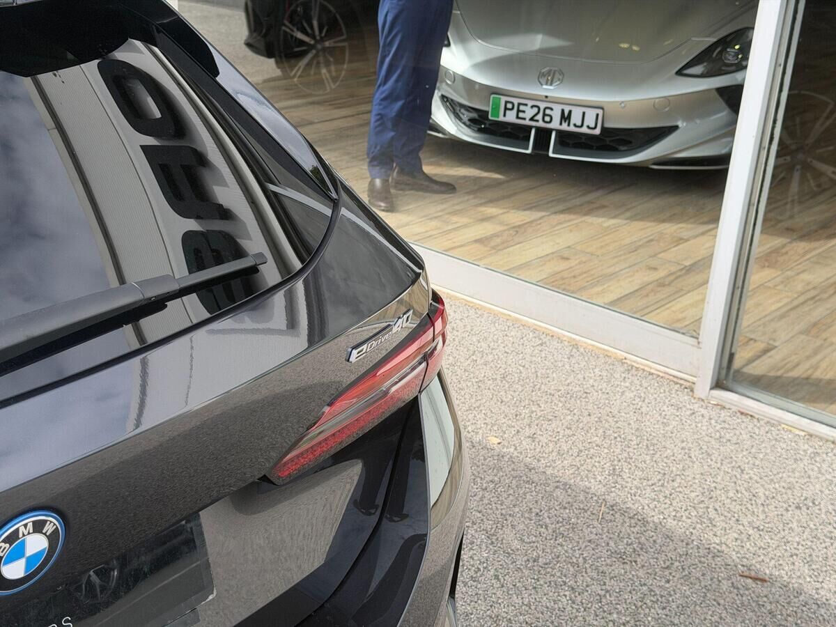 BMW i5 i5 Gallery Image