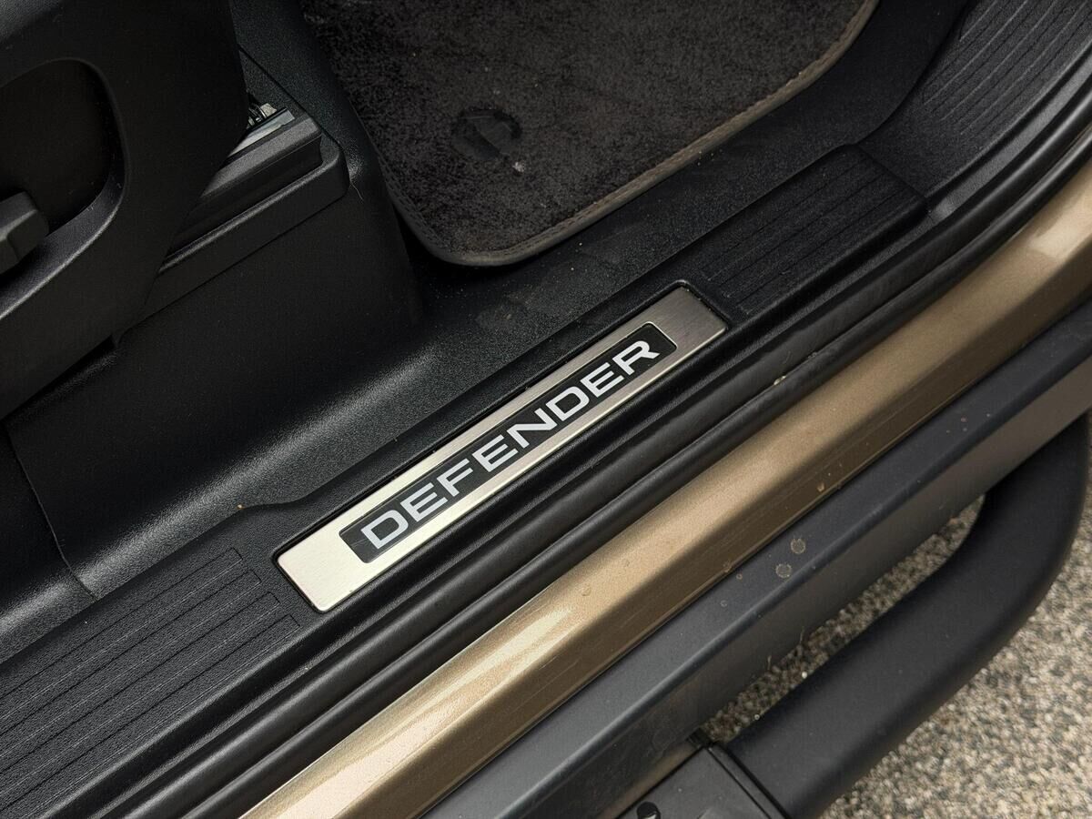 Land Rover Defender 90 Defender 90 Gallery Image