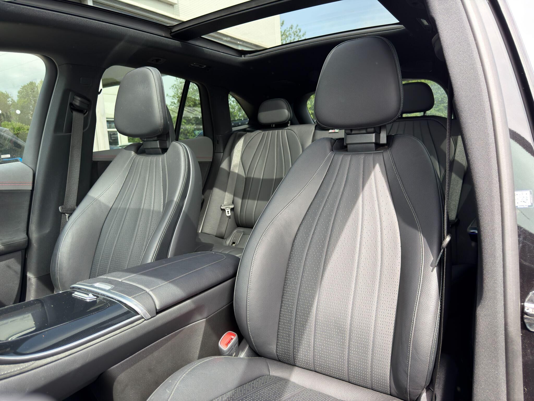 Mercedes-Benz EQE EQE Gallery Image