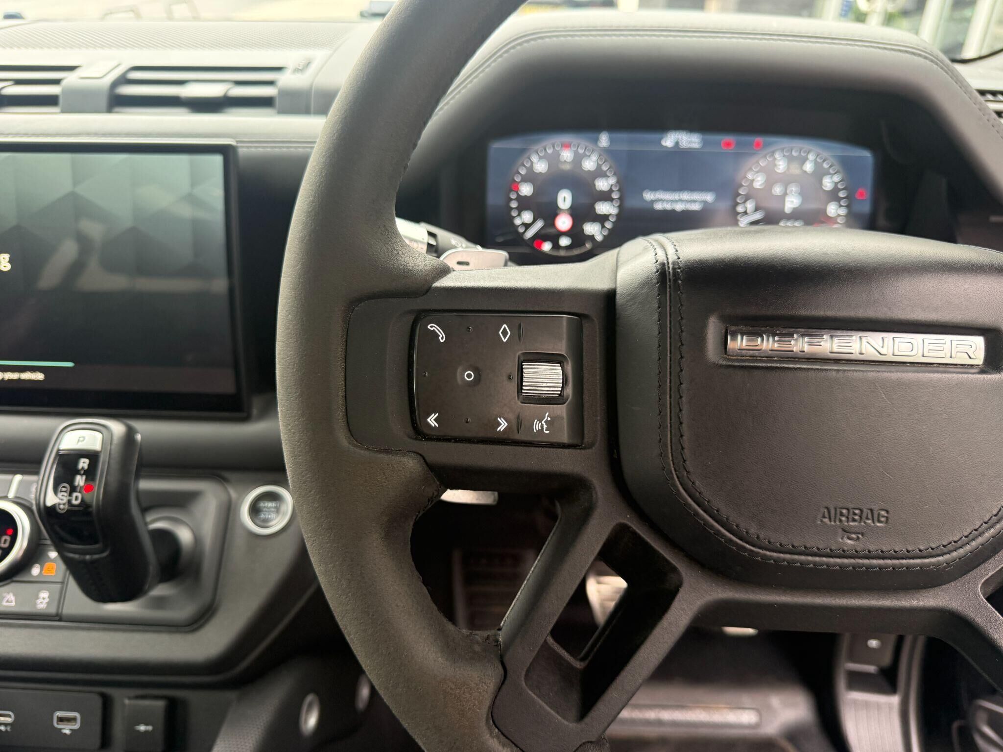 Land Rover Defender 90 Defender 90 Gallery Image