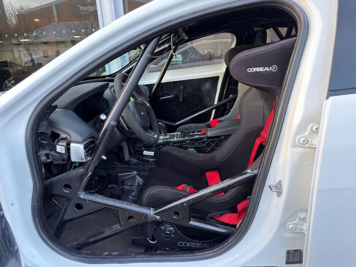 Jaguar XE XE Gallery Image