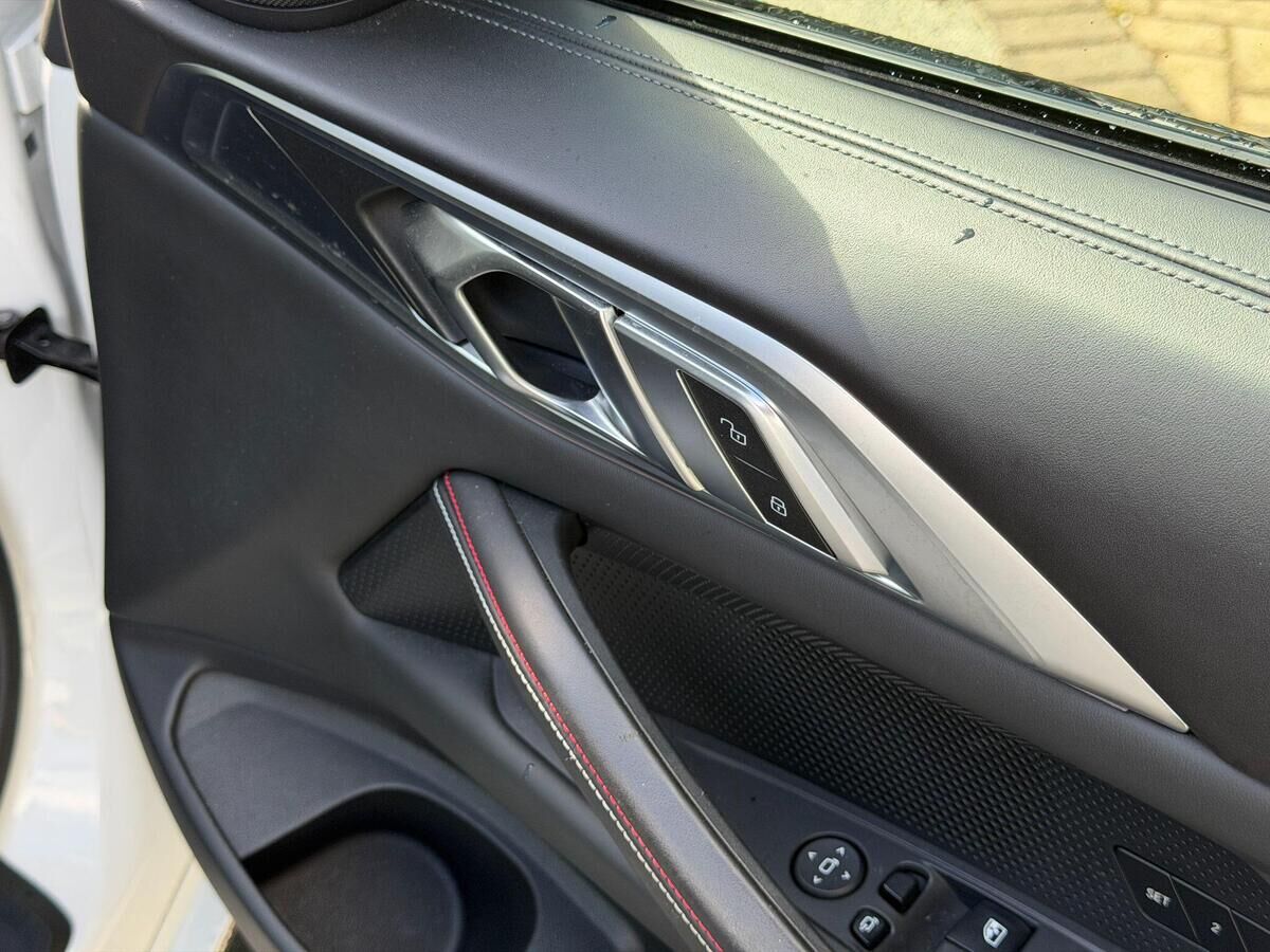 BMW M4 M4 Gallery Image