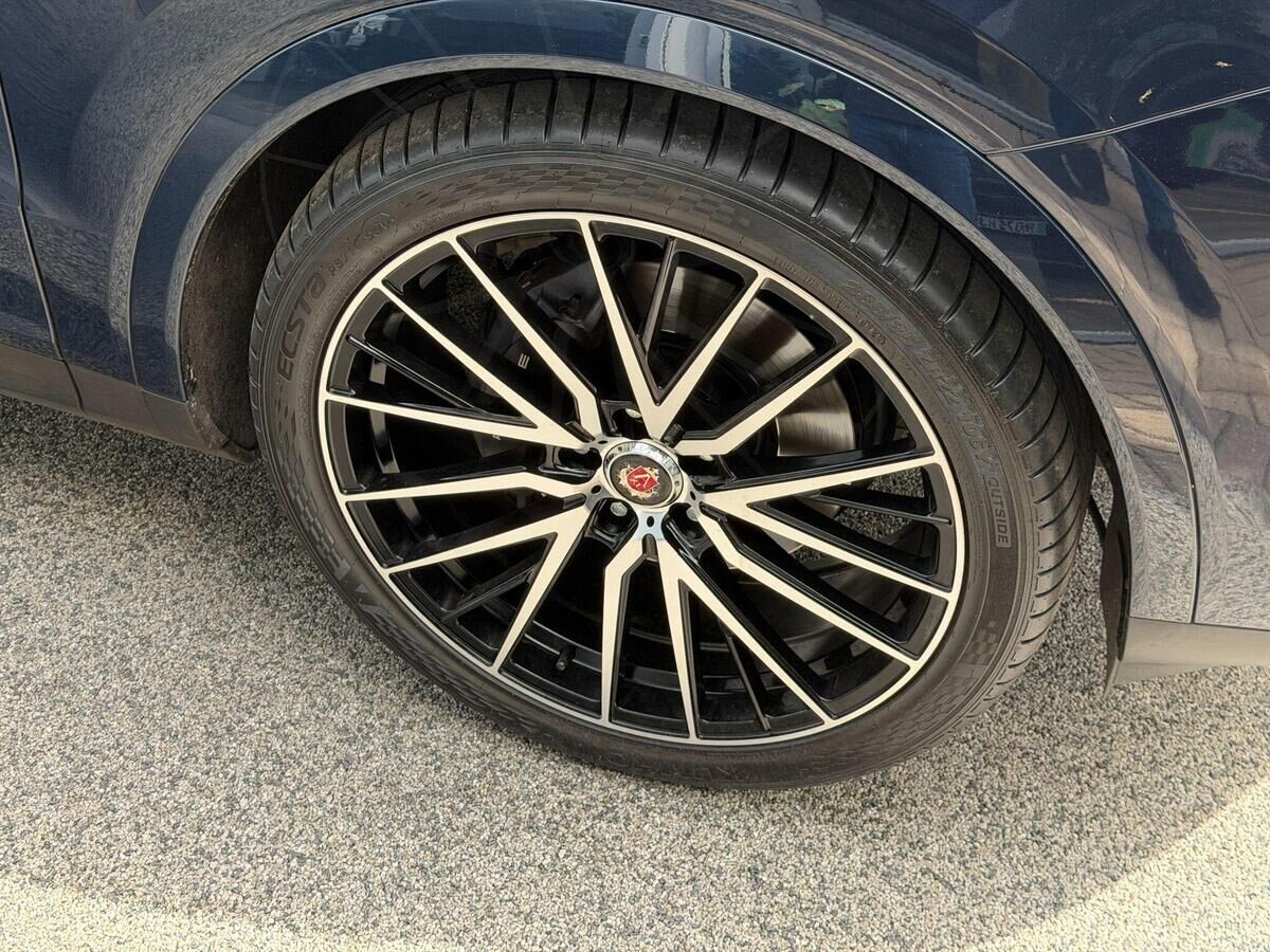 Porsche Cayenne Cayenne Gallery Image