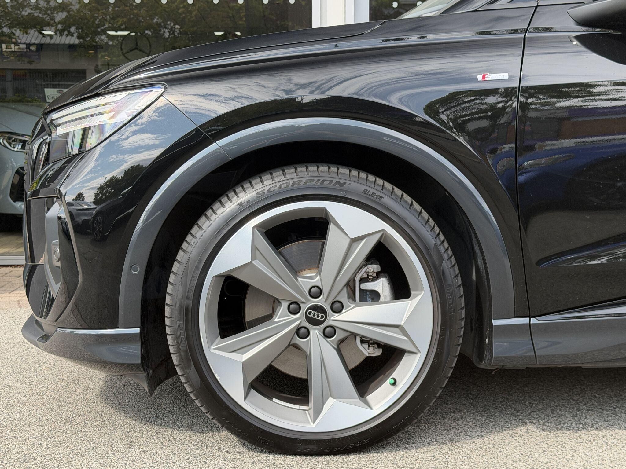 Audi Q4 e-tron Q4 e-tron Gallery Image