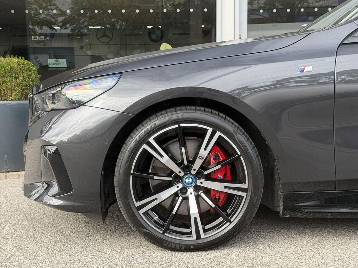 BMW i5 i5 Gallery Image