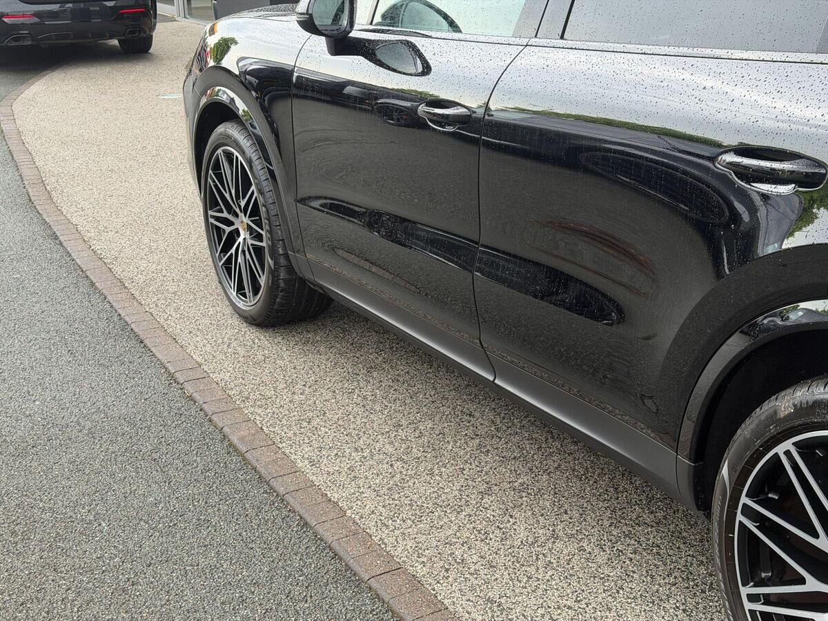 Porsche Cayenne Cayenne Gallery Image