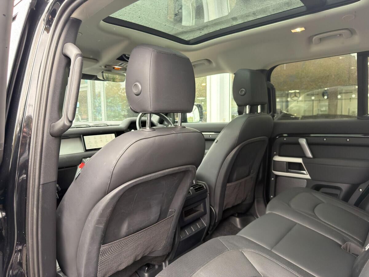 Land Rover Defender 110 Defender 110 Gallery Image