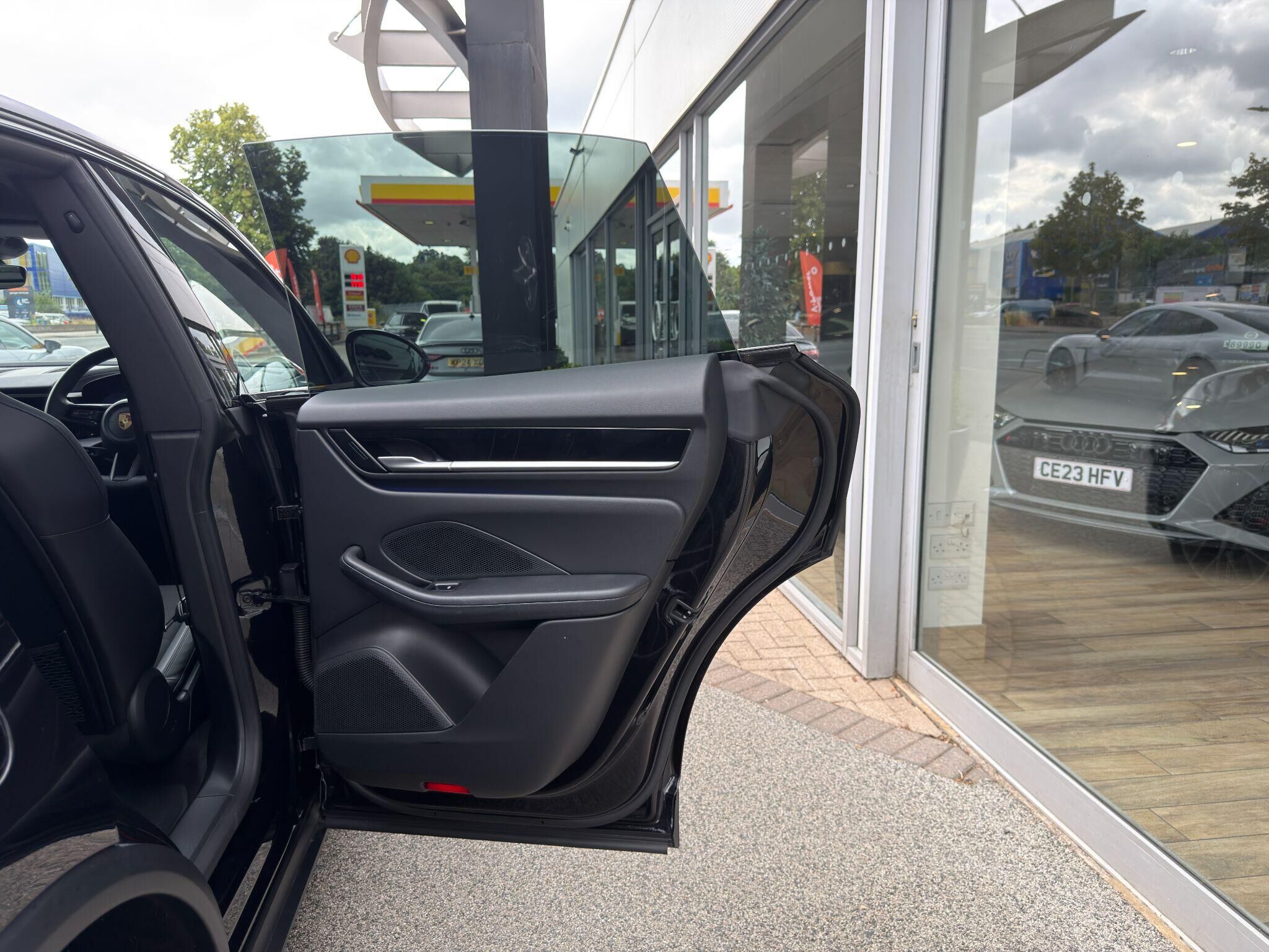 Porsche Macan Macan Gallery Image