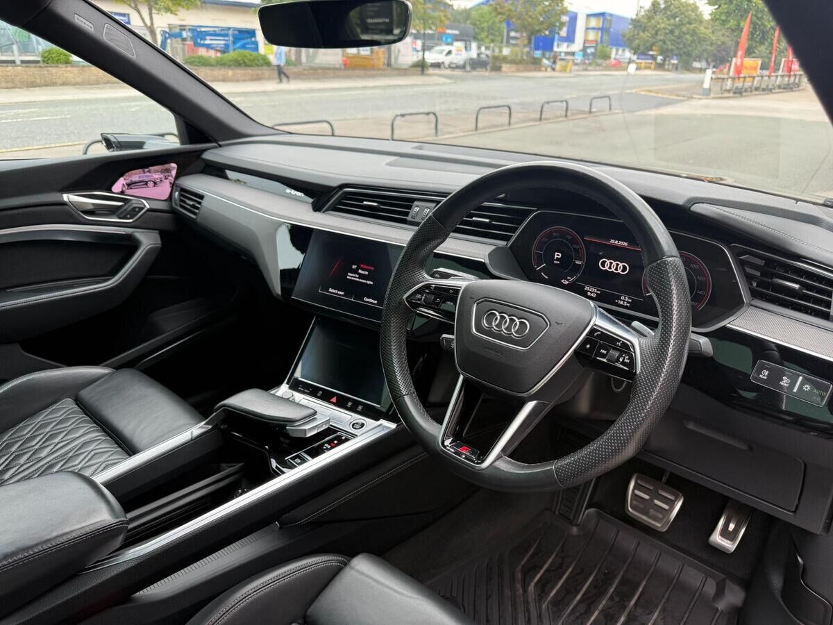 Audi Q8 e-tron Q8 e-tron Gallery Image