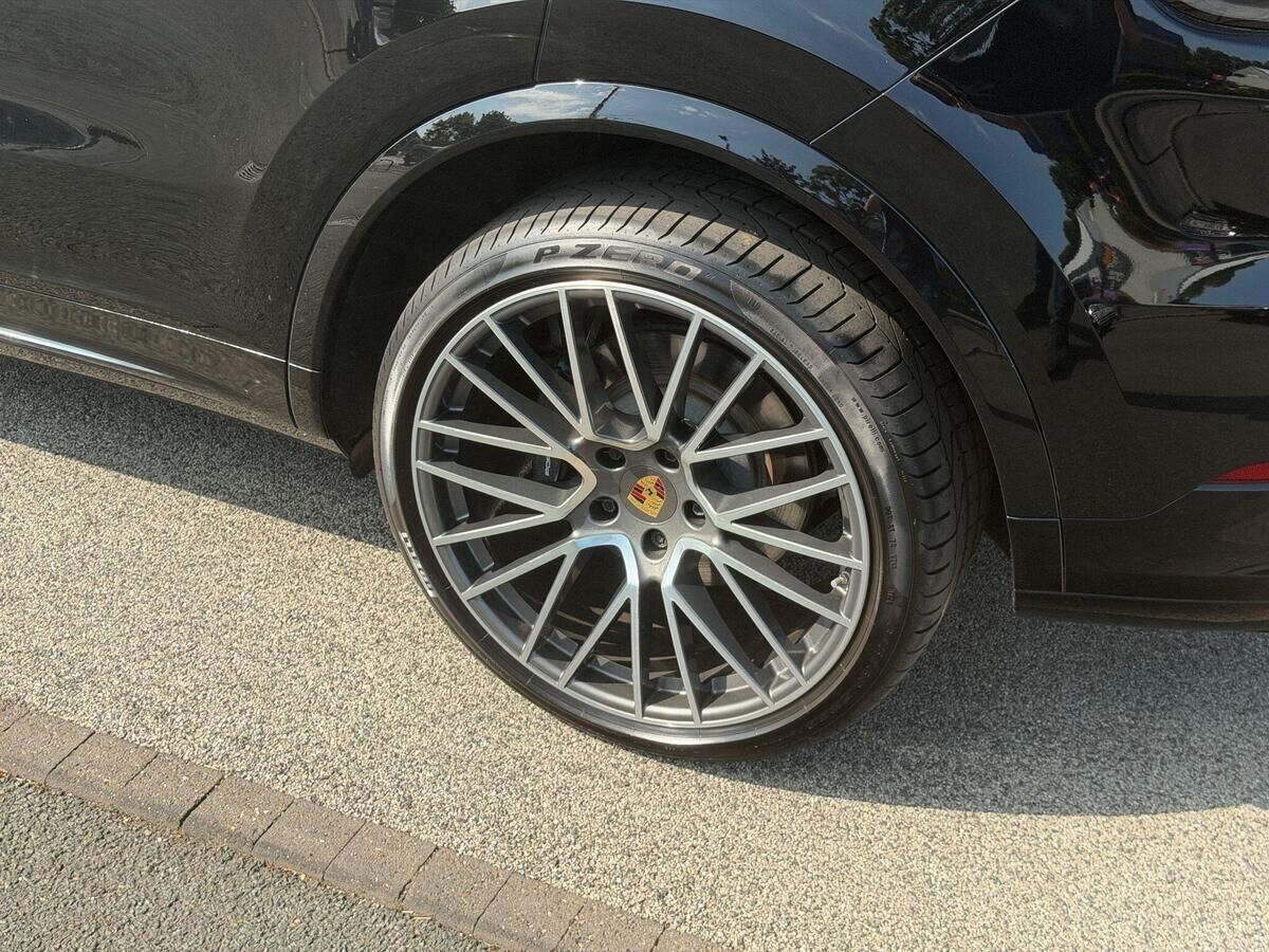 Porsche Cayenne Cayenne Gallery Image