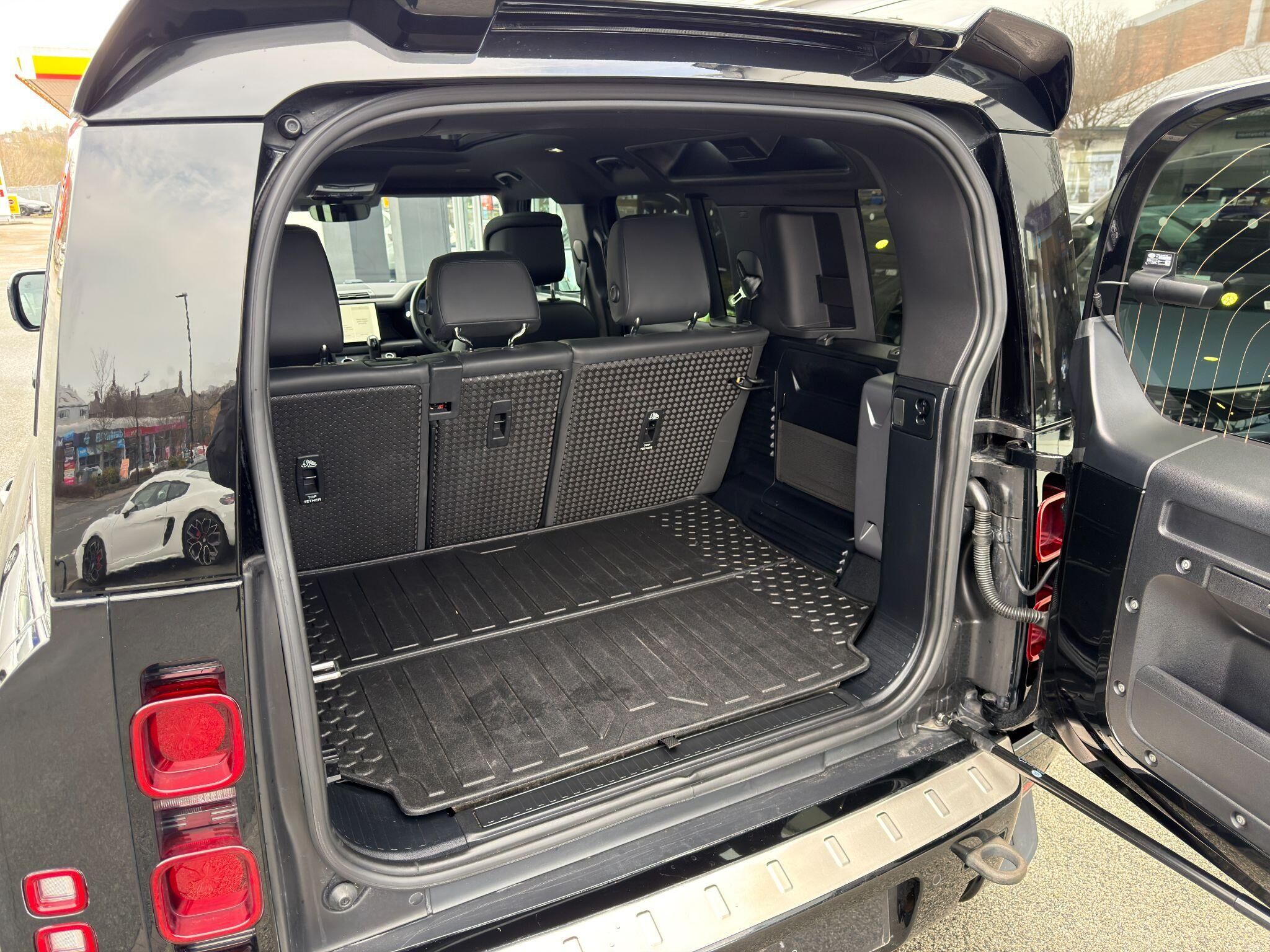 Land Rover Defender 110 Defender 110 Gallery Image