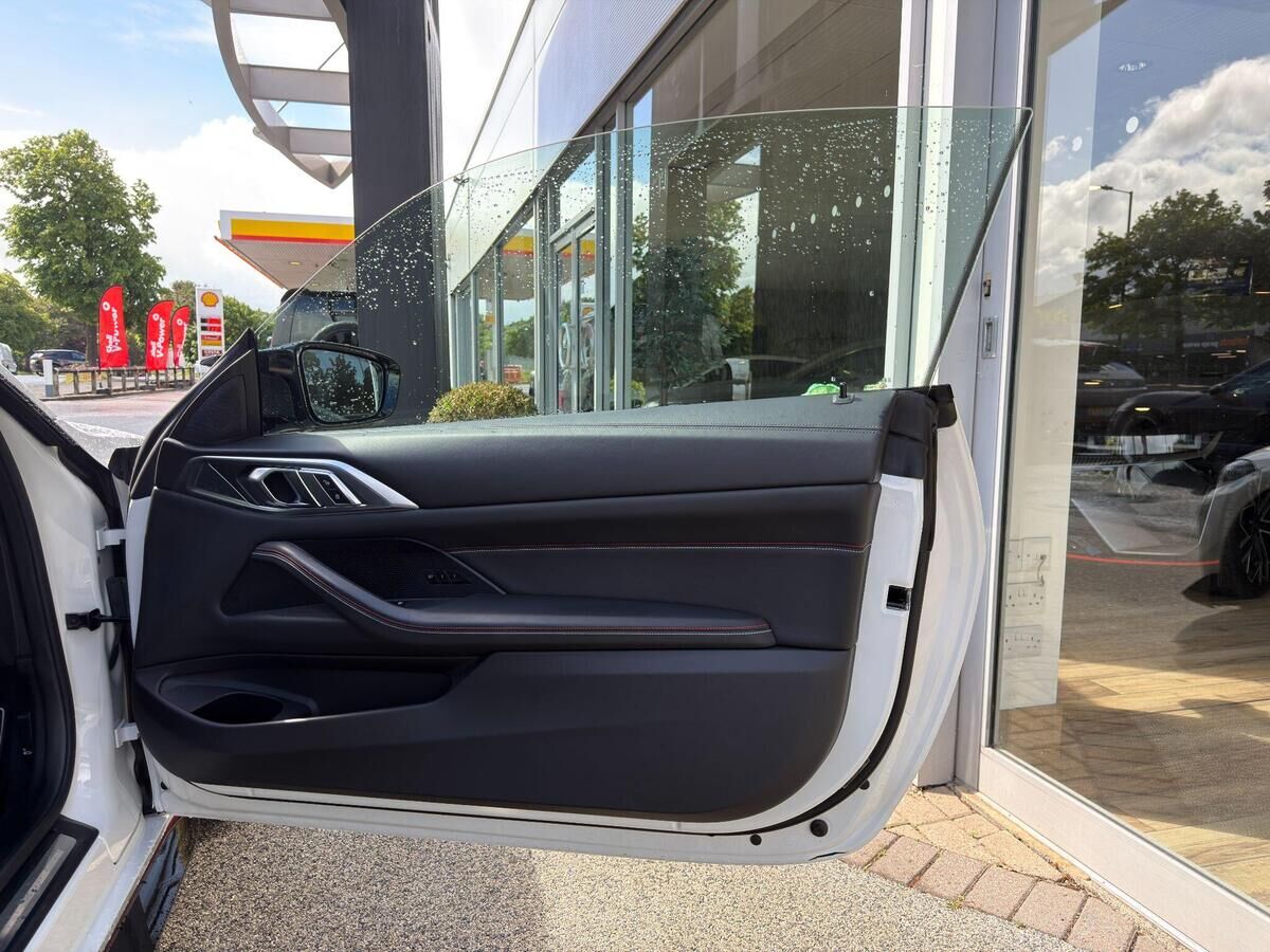 BMW M4 M4 Gallery Image