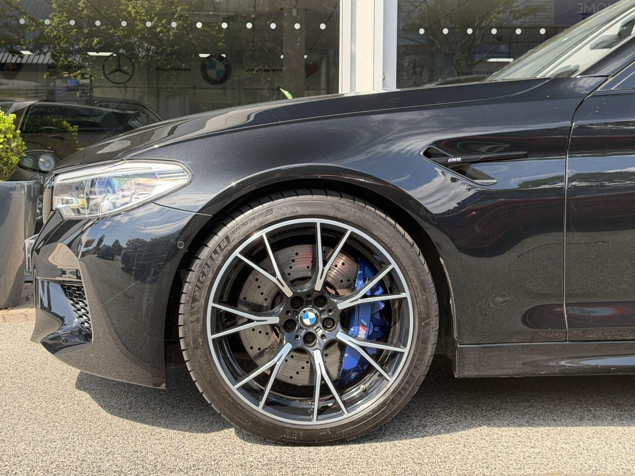 BMW M5 M5 Gallery Image