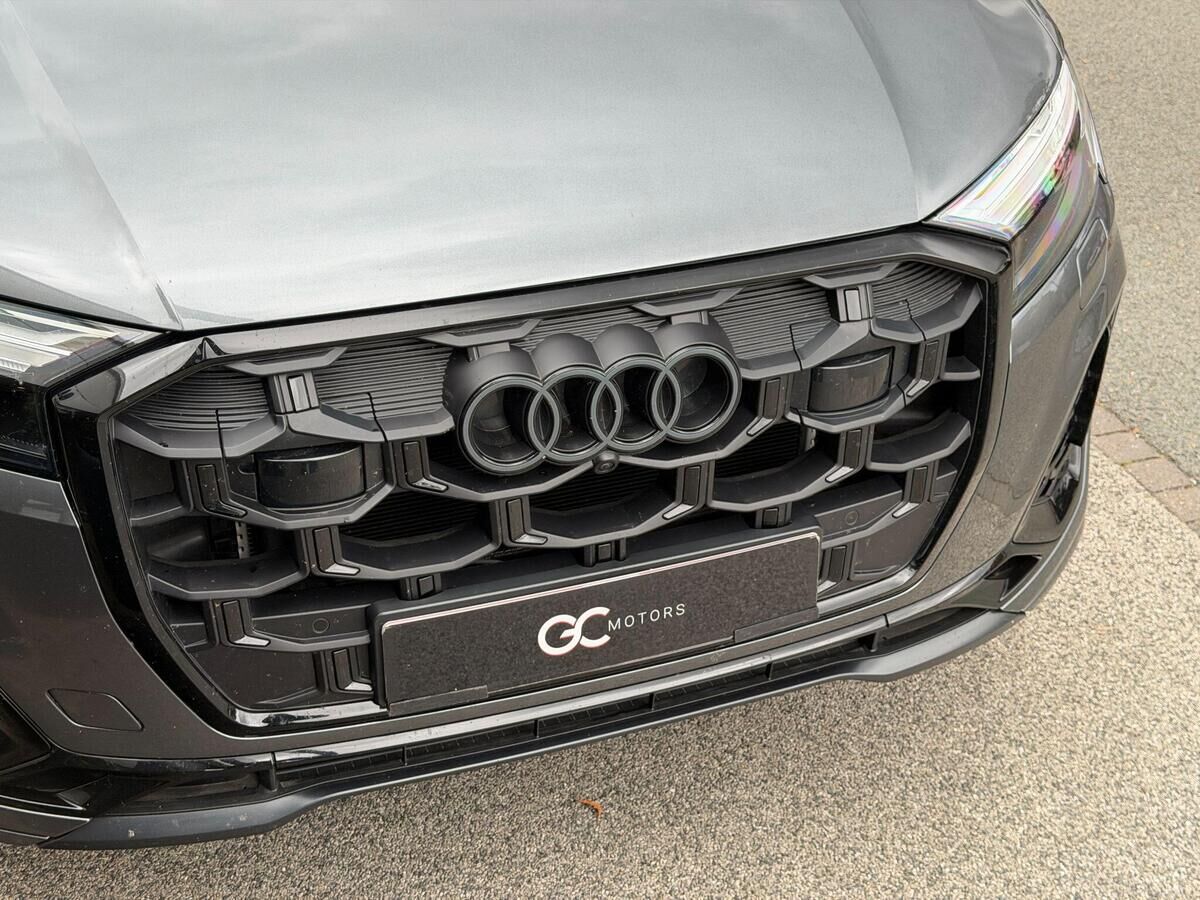 Audi SQ7 SQ7 Gallery Image