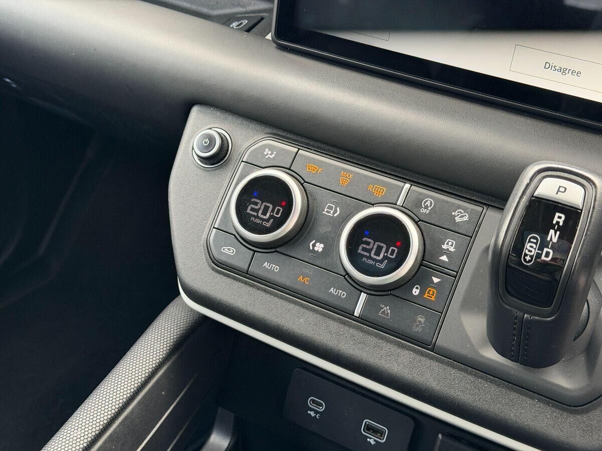 Land Rover Defender 110 Defender 110 Gallery Image