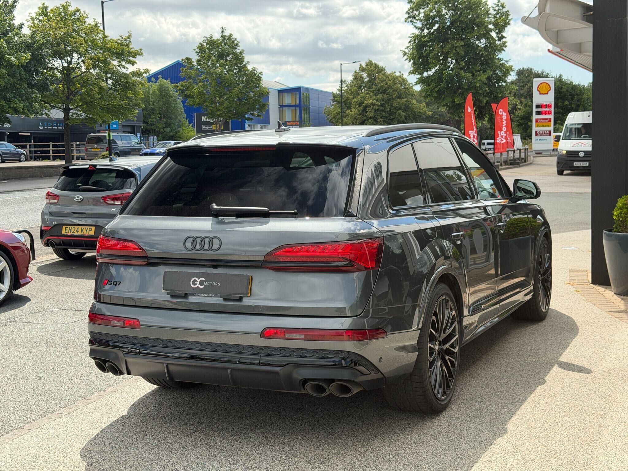 Audi SQ7 SQ7 Gallery Image