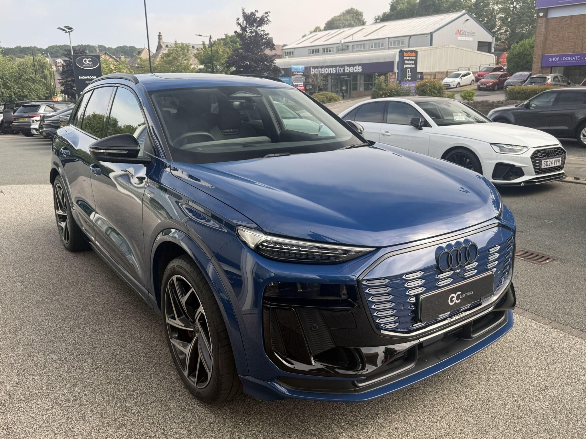 Audi Q6 e-tron Q6 e-tron Gallery Image