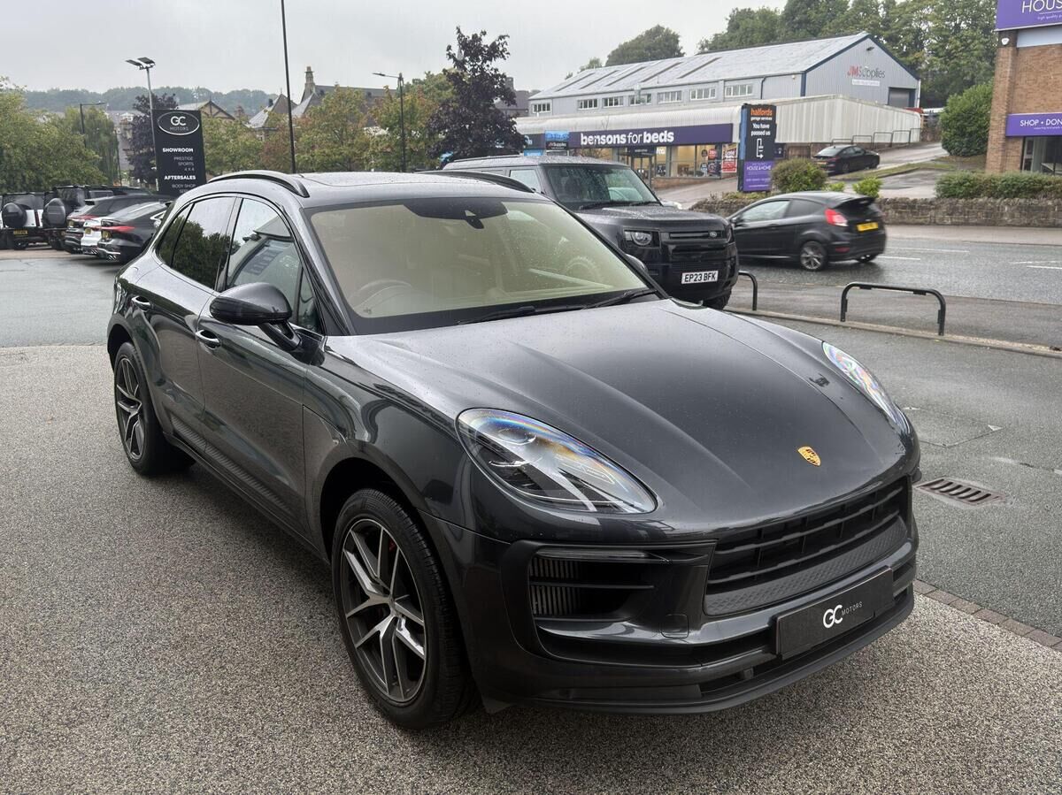 Porsche Macan Macan Gallery Image