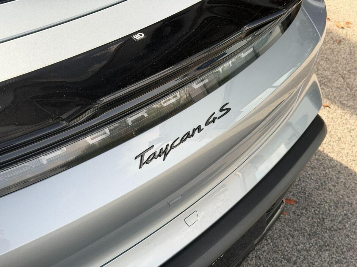 Porsche Taycan Taycan Gallery Image