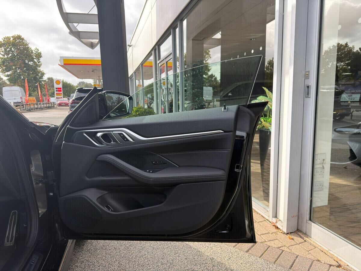 BMW i4 i4 Gallery Image