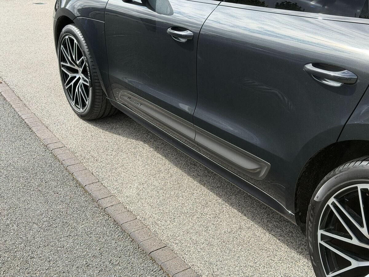 Porsche Macan Macan Gallery Image