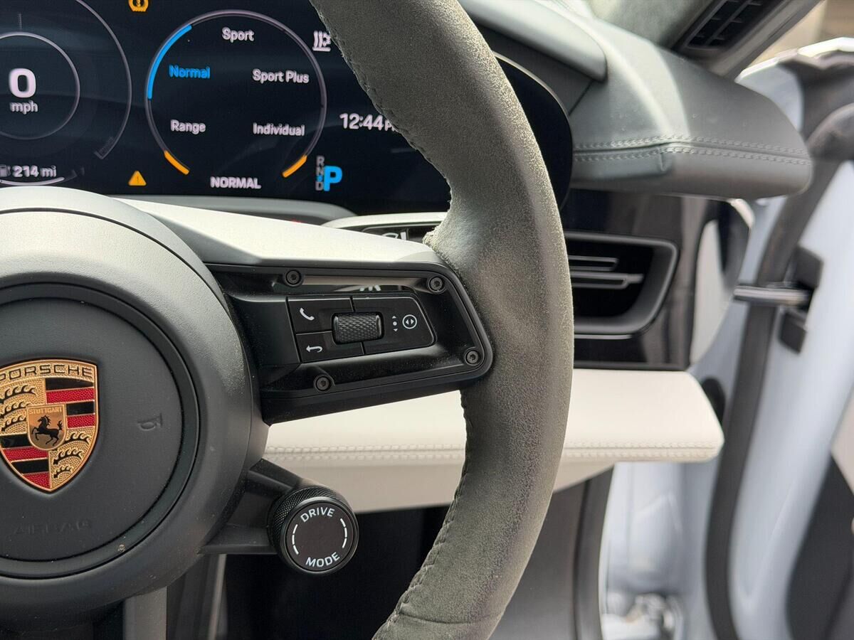 Porsche Taycan Taycan Gallery Image