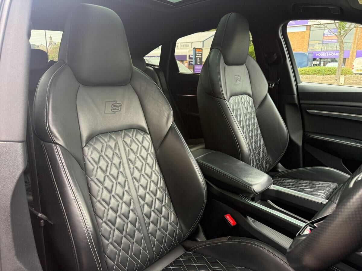 Audi Q8 e-tron Q8 e-tron Gallery Image